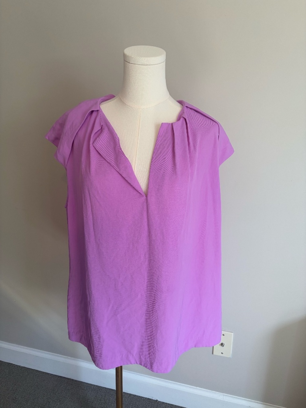 Banana Republic Orchid Purple Draped V-Neck Blouse Top Size Large